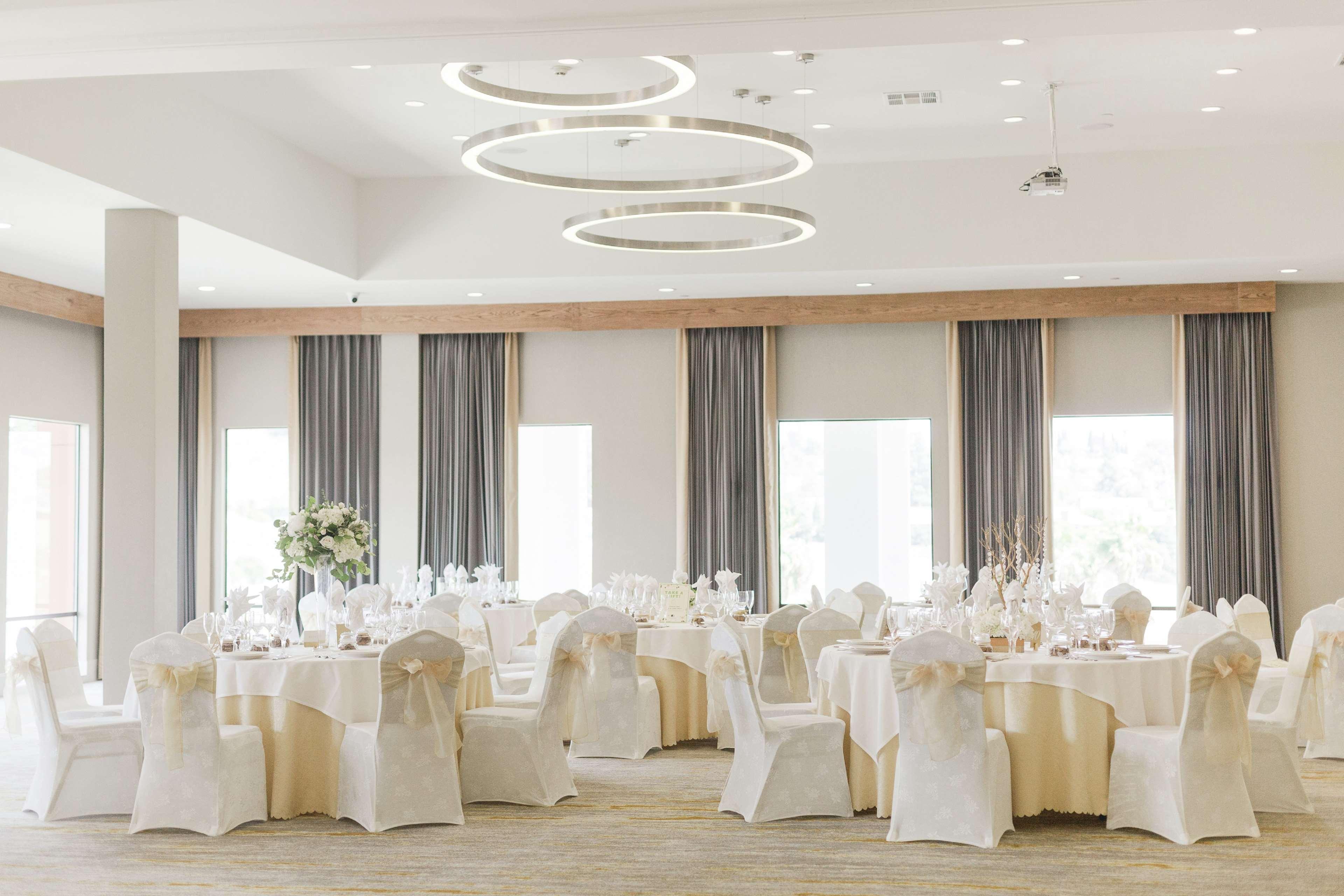 Doubletree By Hilton Pomona Hotel Buitenkant foto