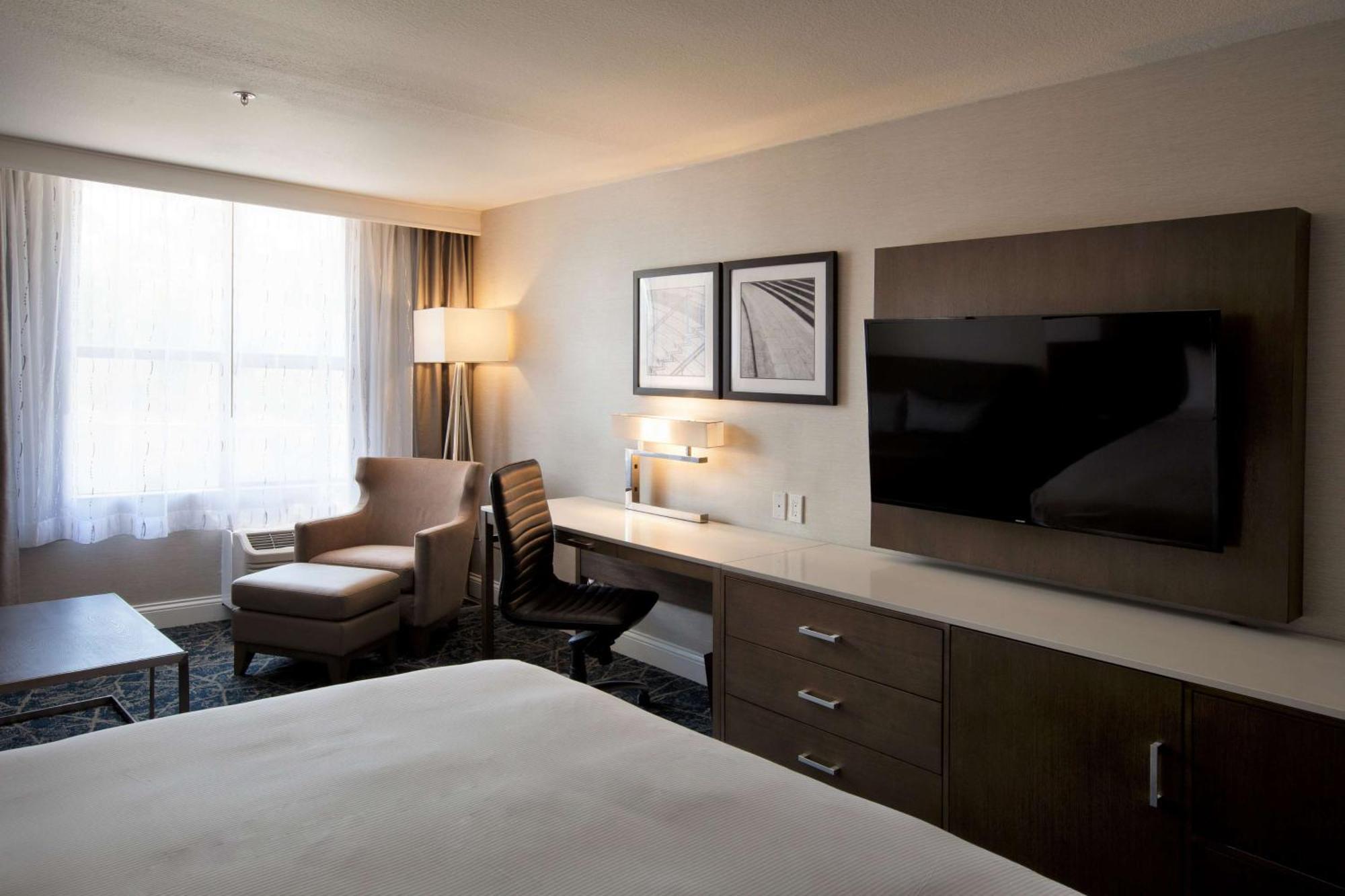 Doubletree By Hilton Pomona Hotel Buitenkant foto