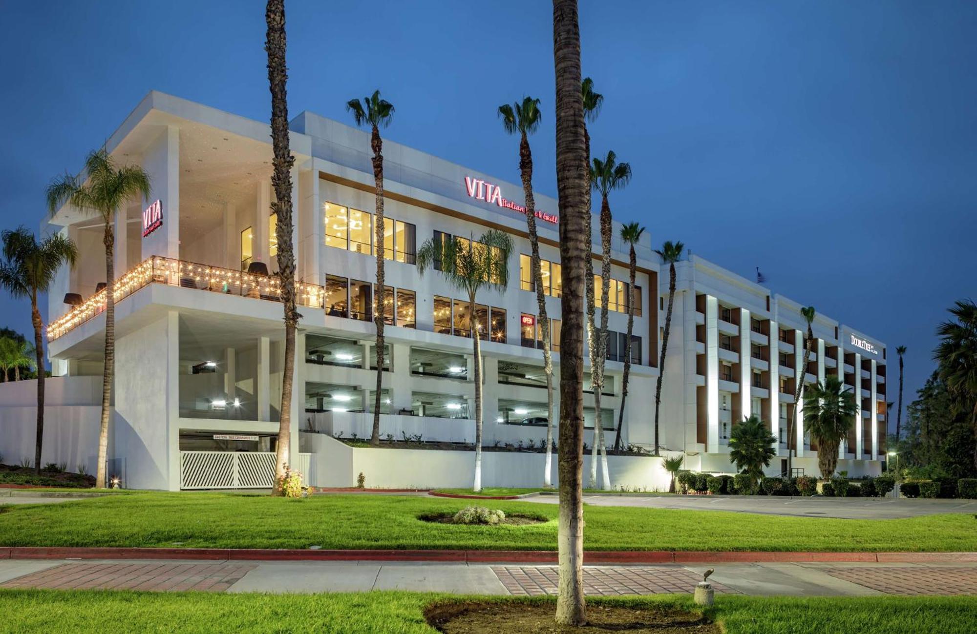 Doubletree By Hilton Pomona Hotel Buitenkant foto