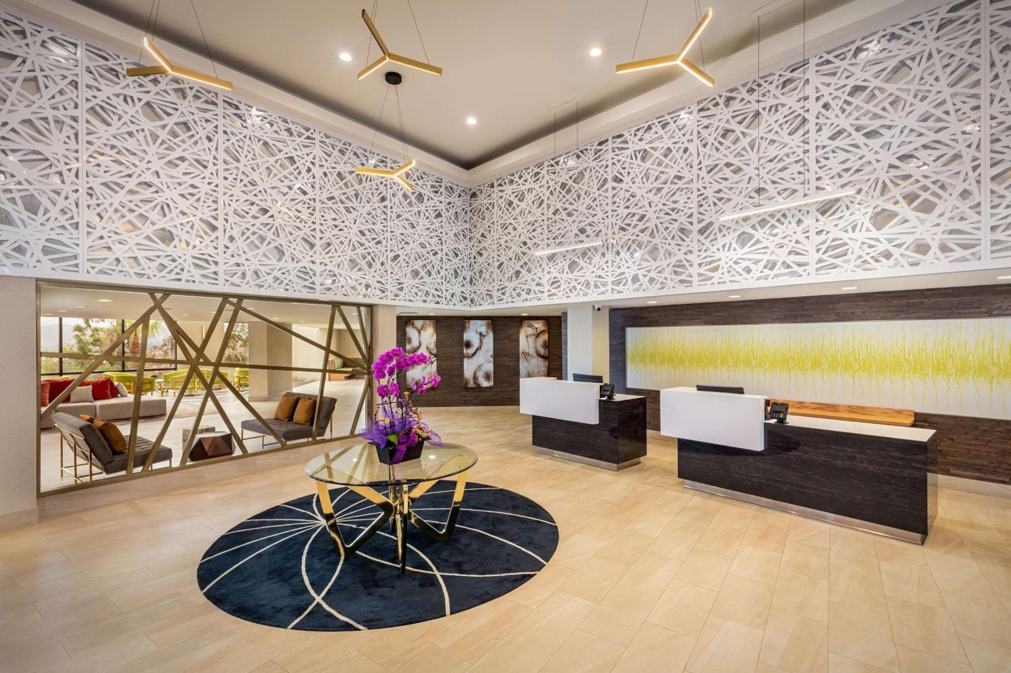 Doubletree By Hilton Pomona Hotel Buitenkant foto