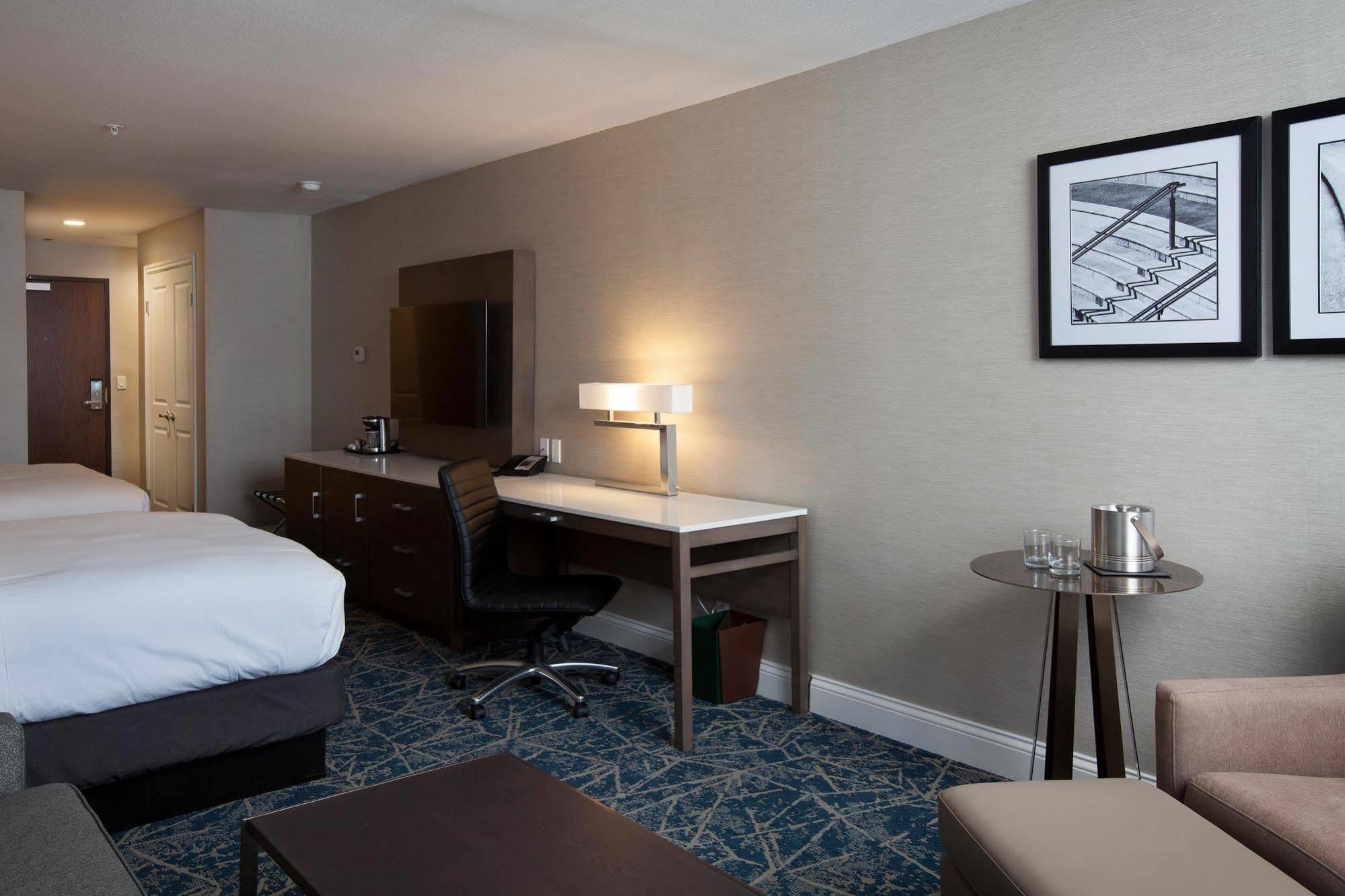 Doubletree By Hilton Pomona Hotel Buitenkant foto